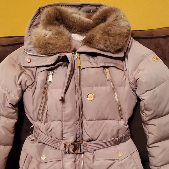 Michael Kors Faux Fur-Trim Quilted Belted Puffer - Picture 6 of 8